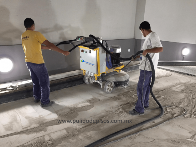 desbastado de piso de concreto